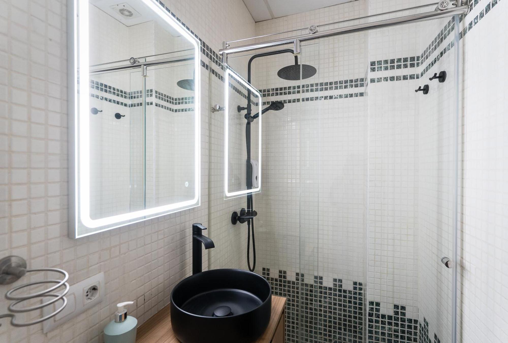 Apartamento Triana Deluxe Con Patio Privado Sevilha Exterior foto